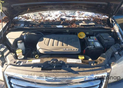 2016 Chrysler Town & Country Touring z USA, uszkodzony, nr VIN 2C4RC1BG3GR254106